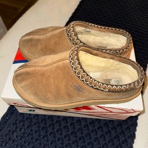 UGG Tasman Slippers in Chestnut